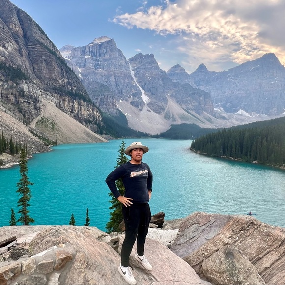 Hi! Welcome to my closet! I am Aileen ❤️ - Picture 14 of 16